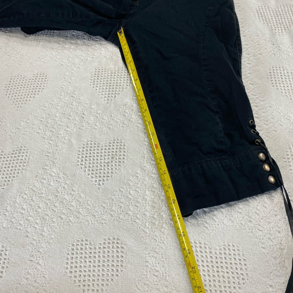 Y2K No Boundaries Capri Pants (9) - Picture 8 of 9